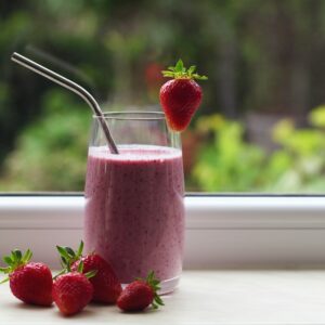 strawberry shake in drinking glass